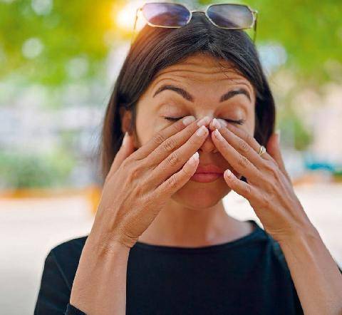 Nous Deux 4132 Ces mauvaises habitudes qui abîment les yeux