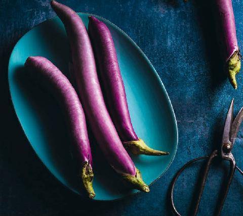 Nous Deux 4132 C’EST QUOI ? L’AUBERGINE CHINOISE