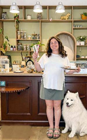 Nous Deux 4133 Ornella “ J’ai ouvert le premier resta urantgastronomique pour chiens”