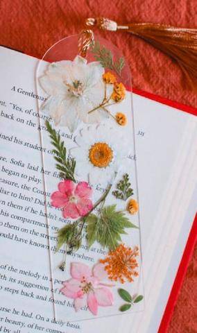 Nous Deux 4134 Fabriquer un marque-page en feuilles séchées
