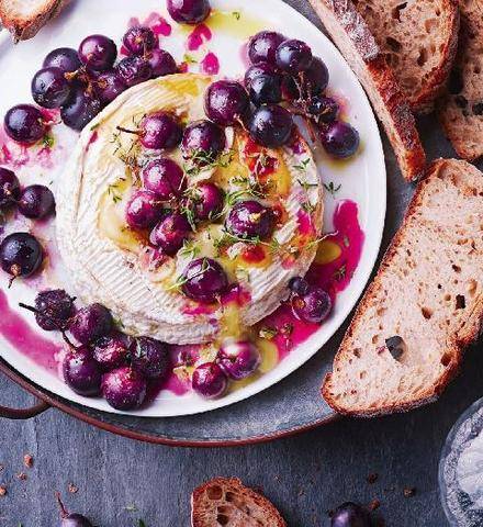 Nous Deux 4138 Raisin rôti au camembert coulant