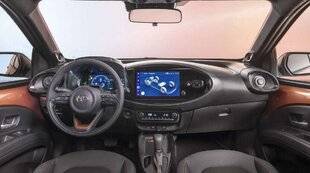 L'Auto-Journal 1186 TOYOTA AYGO X : HYBRIDE, BIEN SÛR