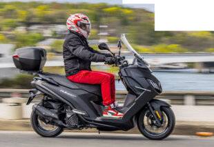 L'Auto-Journal 1209 Un scoot GT réussi