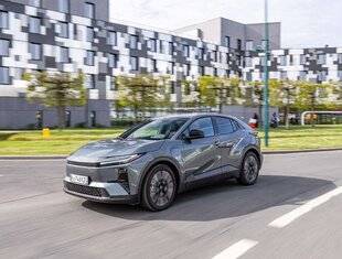 L'Auto-Journal 1212 TOYOTA C-HR+