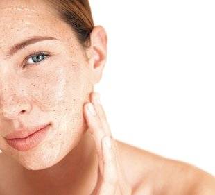 Top Santé 342 C'est quoi un bon gommage pour le visage ?