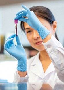 Top Santé 422 Un test sanguin pourrait détecter le cancer de l'ovaire à un stade précoce