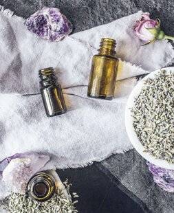 Top Santé 423 DES HUILES ESSENTIELLES POUR ACCOMPAGNER LA FIN DE VIE