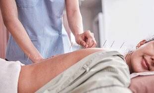 Top Santé 425 De l'acupuncture contre les lombalgies