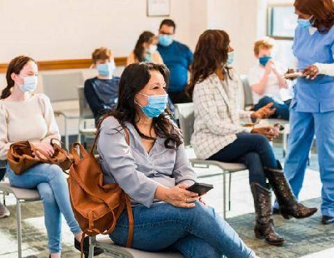 Top Santé 432 En dix ans, la durée passée aux urgencess’est allongée