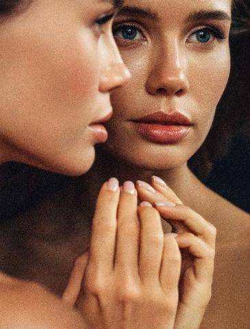 Top Santé 432 TRICHOTILLOMANIE, ONYCHOPHAGIE, DERMATILLOMANIE… Ces manies beauté qui nous gâchent la vie