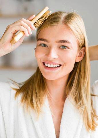 Top Santé 432 Bien choisir sa brosse à cheveux