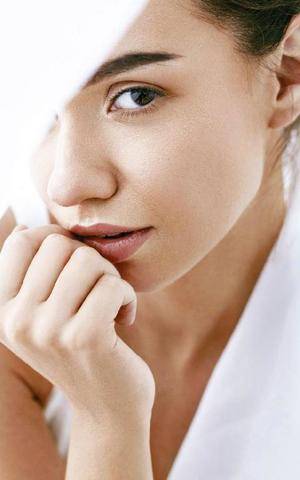 Top Santé 433 RIDES, BOUTONS, TEINT TERNE…Votre peau vous parle !