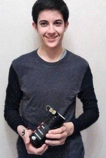 Science & Vie Junior 310 Benjamin Tibi, 15 ans, invente la Pelle Nouvelle Génération