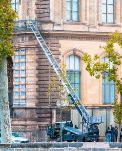 Science & Vie Junior 436 Panique au Louvre !