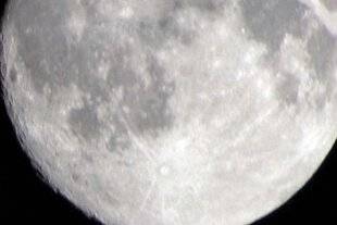 Science & Vie Junior 442 On the Moon Again