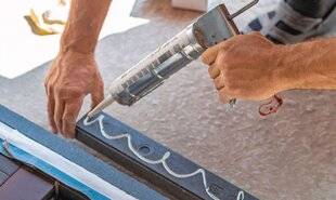 Maison & Travaux 347 TOUT FIXER SANS PERCER : des colles techniques hyper-performantes