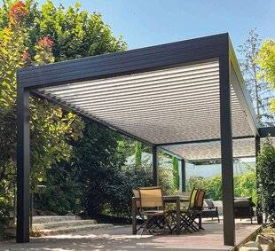 Maison & Travaux 350 2. APPORTER DE L'OMBRE GRÂCE À LA PERGOLA bioclimatique