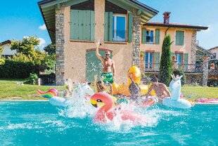 Maison & Travaux 357 dans une piscine autonome en eau !