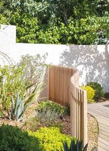 Maison & Travaux 357 QUATRE IDÉES POUR DES ALLÉES DE JARDIN STYLÉES