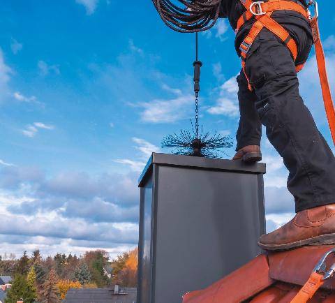Maison & Travaux 361 RAMONAGE OBLIGATOIRE : CE QUE L’ON ÉVITE EN FAISANT ENTRETENIR SES CONDUITS