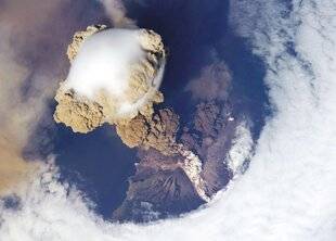 Hors-Séries 321 Les volcans ont-ils fait respirer nos ancêtres ?