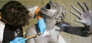 Hors-Séries 325 Dans les musées, une lutte acharnée