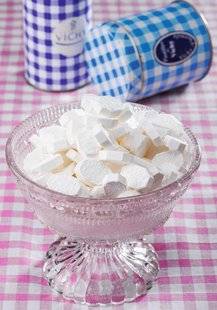Pleine Vie 407 VICHY, UNE HISTOIRE DE FAMILLE ET DE PASTILLES
