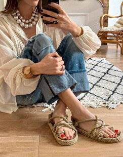 Pleine Vie 459 La corde aux pieds