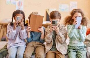 Pleine Vie 467 Préservons les jeunes de la surexposition