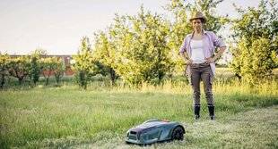 Pleine Vie 470 UN ROBOT DE TONTE