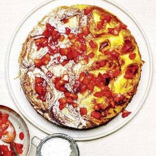 Pleine Vie 471 Tarte froissée à la fraise et crème de mastiha*