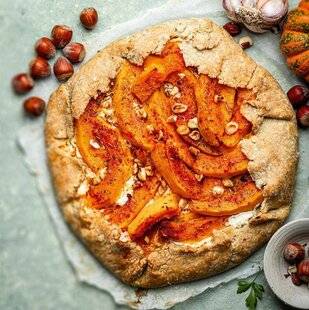 Pleine Vie 473 Tarte au potiron, brousse et noisettes