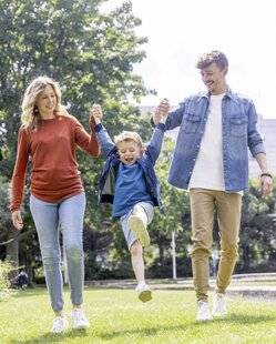 Pleine Vie 474 Notre fils a pu gravir les 600 marches de la tour Eiffel !