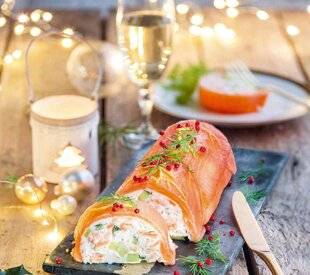 Pleine Vie 475 Bûche de saumon fumé au fromage frais et au concombre