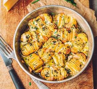 Pleine Vie 476 Hasselback potatoes à la raclette de Savoie