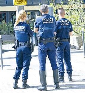 Pleine Vie 479 Un policier municipal a-t-il le droit de verbaliser un petit excès de vitesse ? KATIA B., SAUMUR (MAINE-ET-LOIRE)