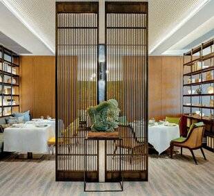 Le Journal de la Maison 559 Trois tables inspirantes à Hong Kong