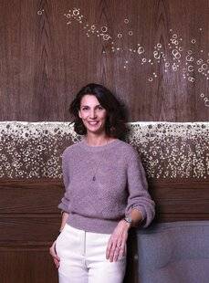 Le Journal de la Maison 563 Lorsqu'une artiste de talent métamorphose ses œuvres en papiers peints, le charme opère forcément !