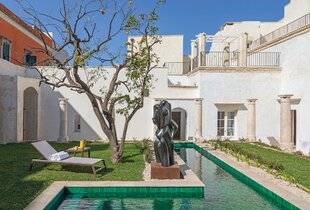 Le Journal de la Maison 573 Une nuit dans un musée privé.