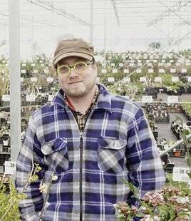 Mon Jardin & Ma Maison 792 3 QUESTIONS À … OLIVIER ALLARD, INGÉNIEUR AGRONOME, RÉDACTEUR ET ANIMATEUR DU PODCAST « BRANCHÉ AU JARDIN » DE LA PÉPINIÈRE EN LIGNE PROMESSE DE FLEURS.