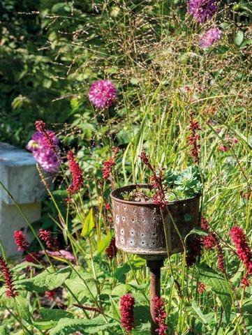Mon Jardin & Ma Maison 796 L’ESPRIT BROCANTE S’INVITE AU JARDIN