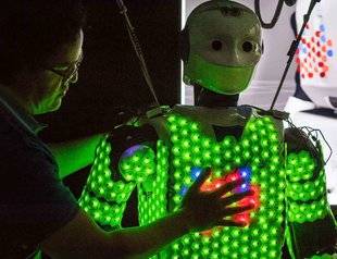 Science & Vie 1228 UNE PEAU ARTIFICIELLE DOTE LES ROBOTS DU TOUCHER