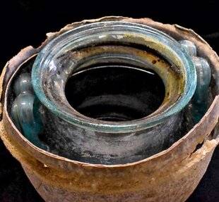 Science & Vie 1284 LE PLUS VIEUX VIN AU MONDE A 2 000 ANS