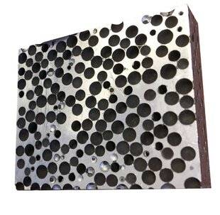 Science & Vie 1300 CETTE MOUSSE MÉTALLIQUE EST QUASI INDESTRUCTIBLE