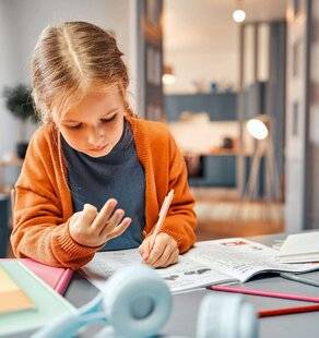 Science & Vie 1301 Compter avec ses doigts aide à maîtriser le calcul mental