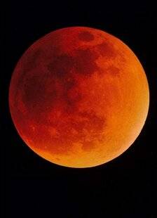 Science & Vie 1301 Pourquoi, lors d'une éclipse totale de Lune, celle-ci est-elle orangée ?