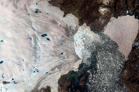 Science & Vie 1307 DANS L’ARCTIQUE, LES ICEBERGS SÈMENT LA VIE