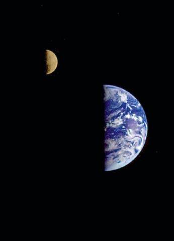 Science & Vie 1309 Quelles seraient les conséquences si la Terre avait deux lunes ou plus ?