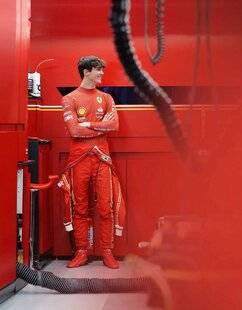 Sport Auto 747 Dans les coulisses des grands prix