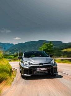 Sport Auto 751 LA MAÎTRESSE DES COLS
